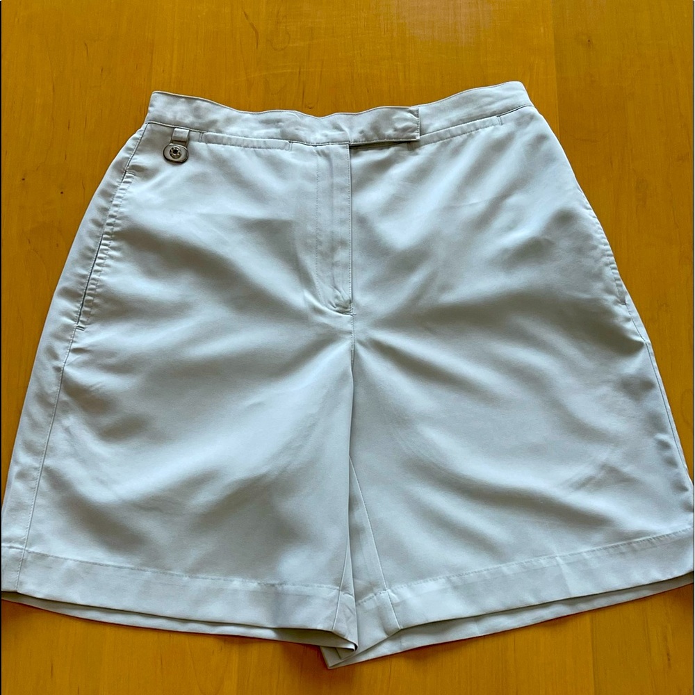 NWOT - LIZGOLF  SHORTS